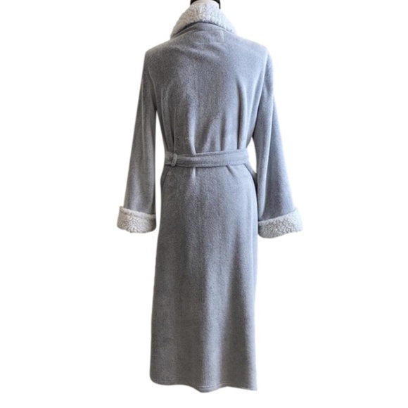 Oscar De La Renta Robe - Picture 2 of 8